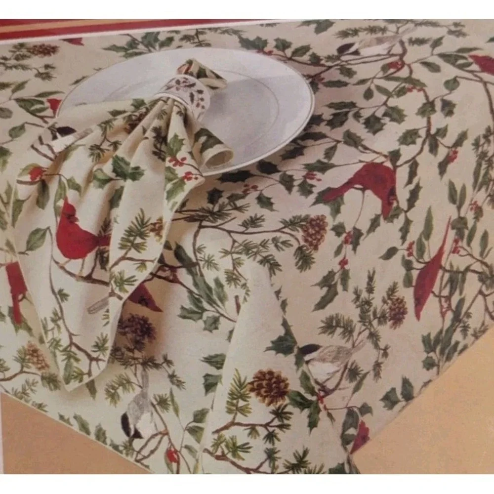 NOS Tablecloth Christmas 90s Cardinals Oval Audubon Cotton 60x84 Fabric Festive